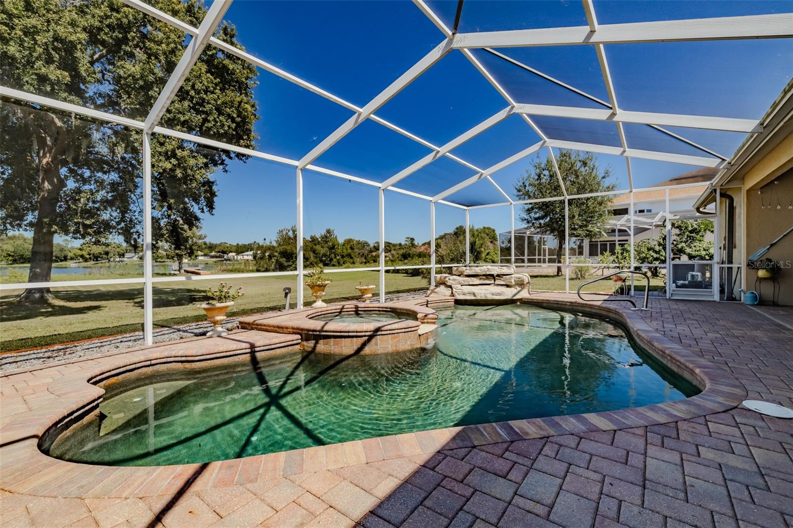 Pool & Spa