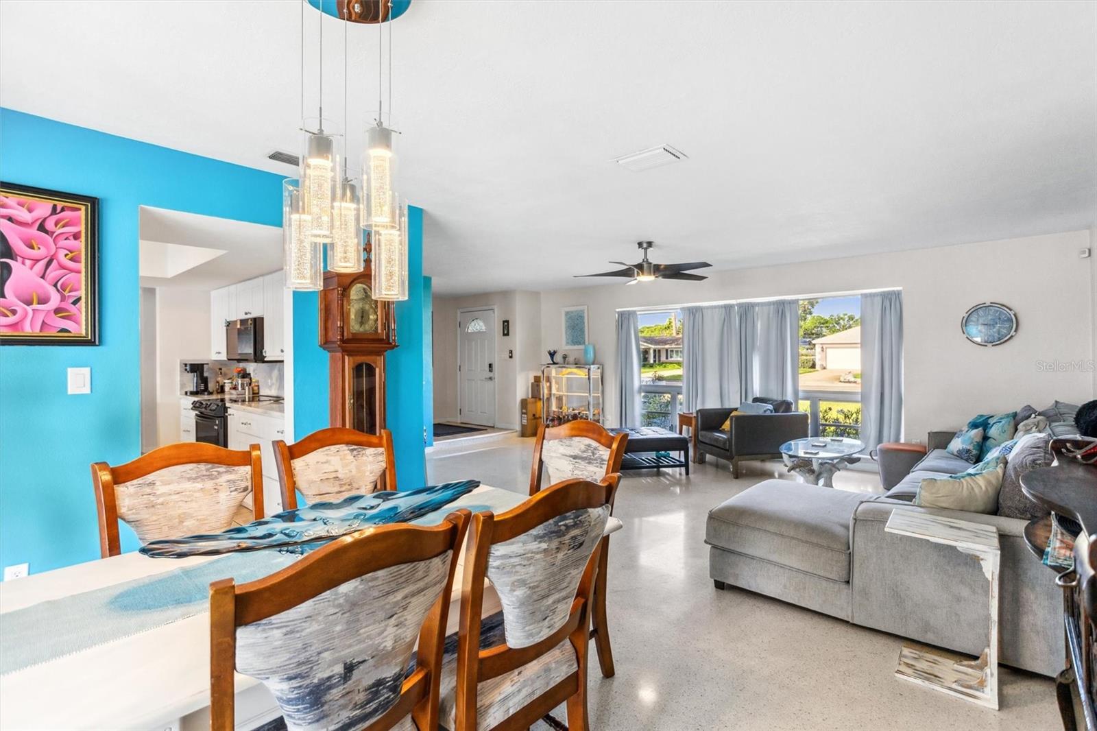 Dining room into living room