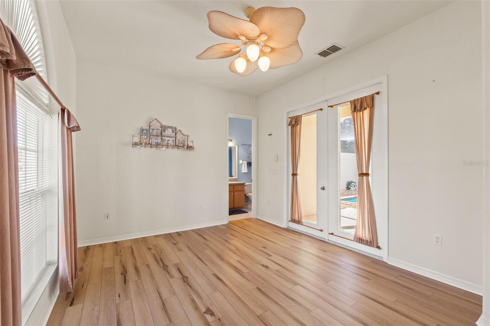 Guest Bedroom - Guest Suite