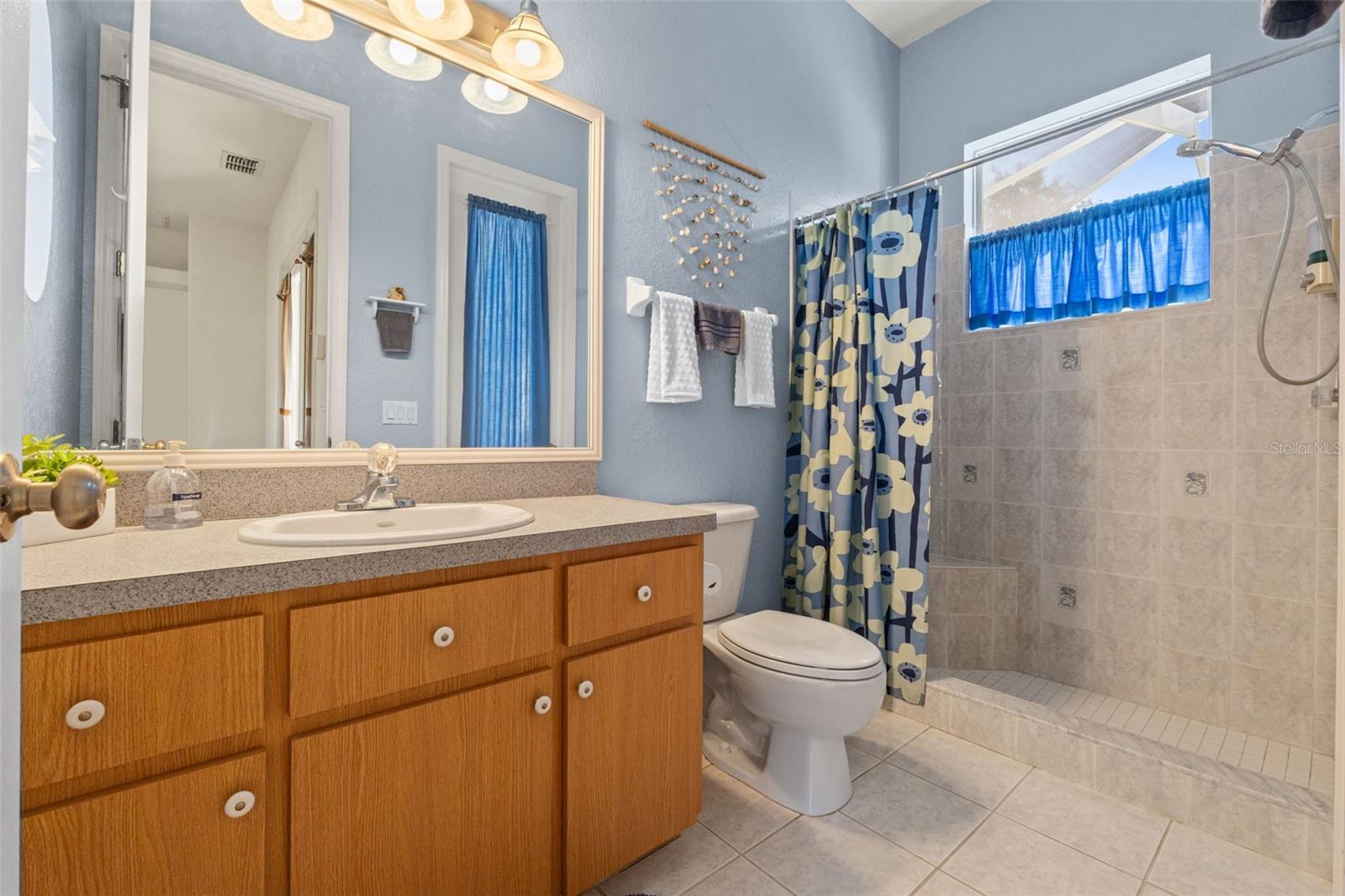 Guest Bathroom - Guest Suite