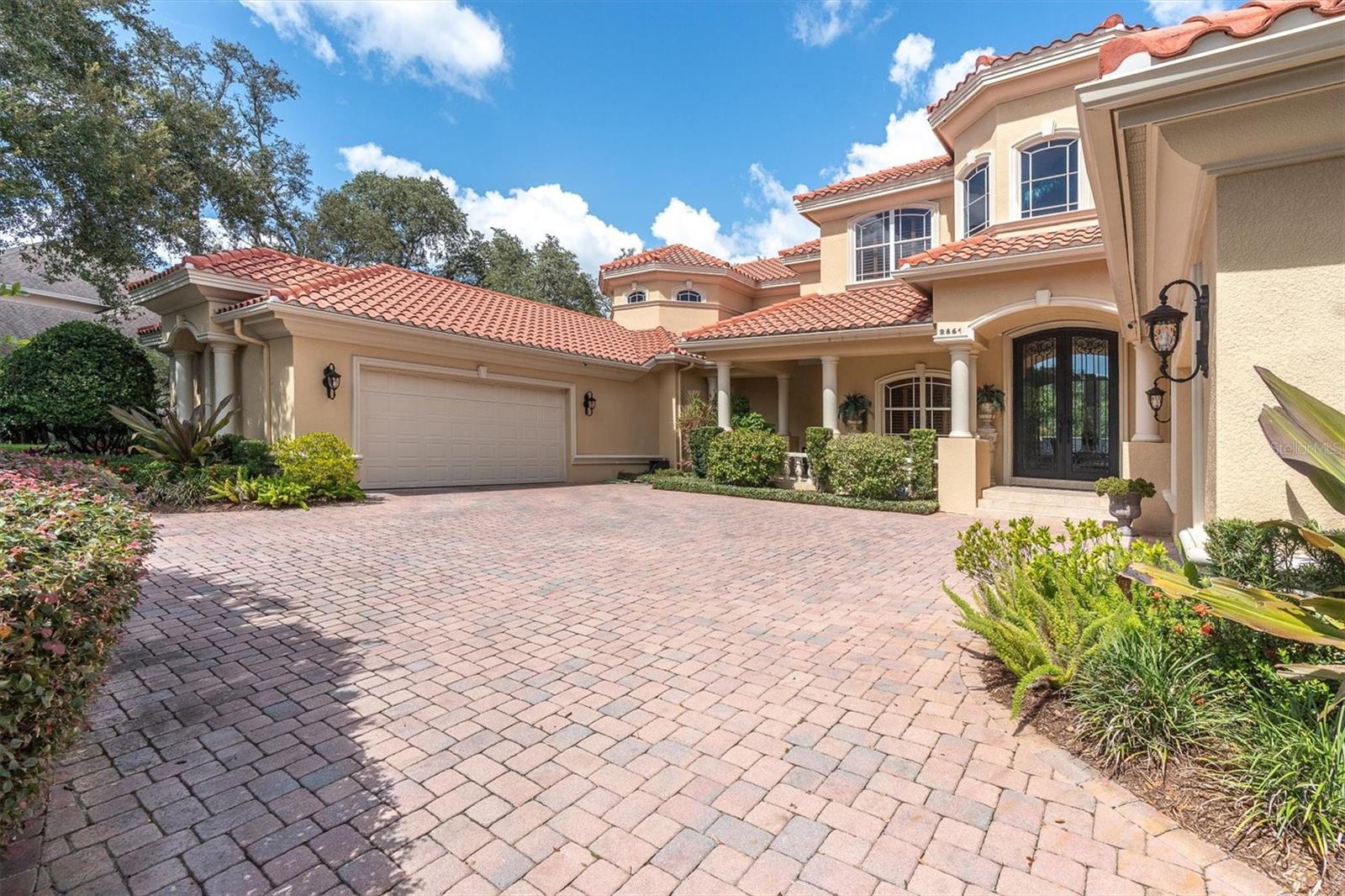 Spacius Driveway