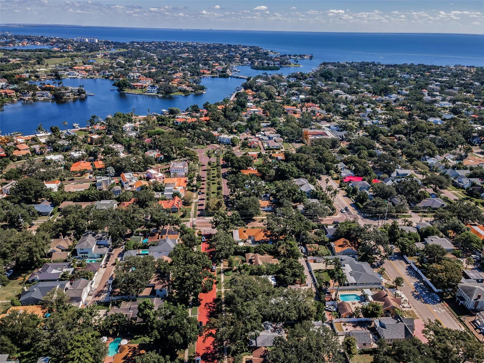 Just a short stroll to the sparkling waters of Coffee Pot Bayou and convenient to the 4th Street corridor with restaurants and shopping galore.