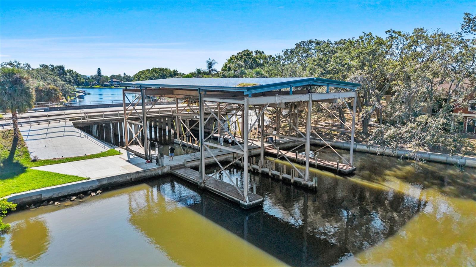 boat lift from freshwater to salt water