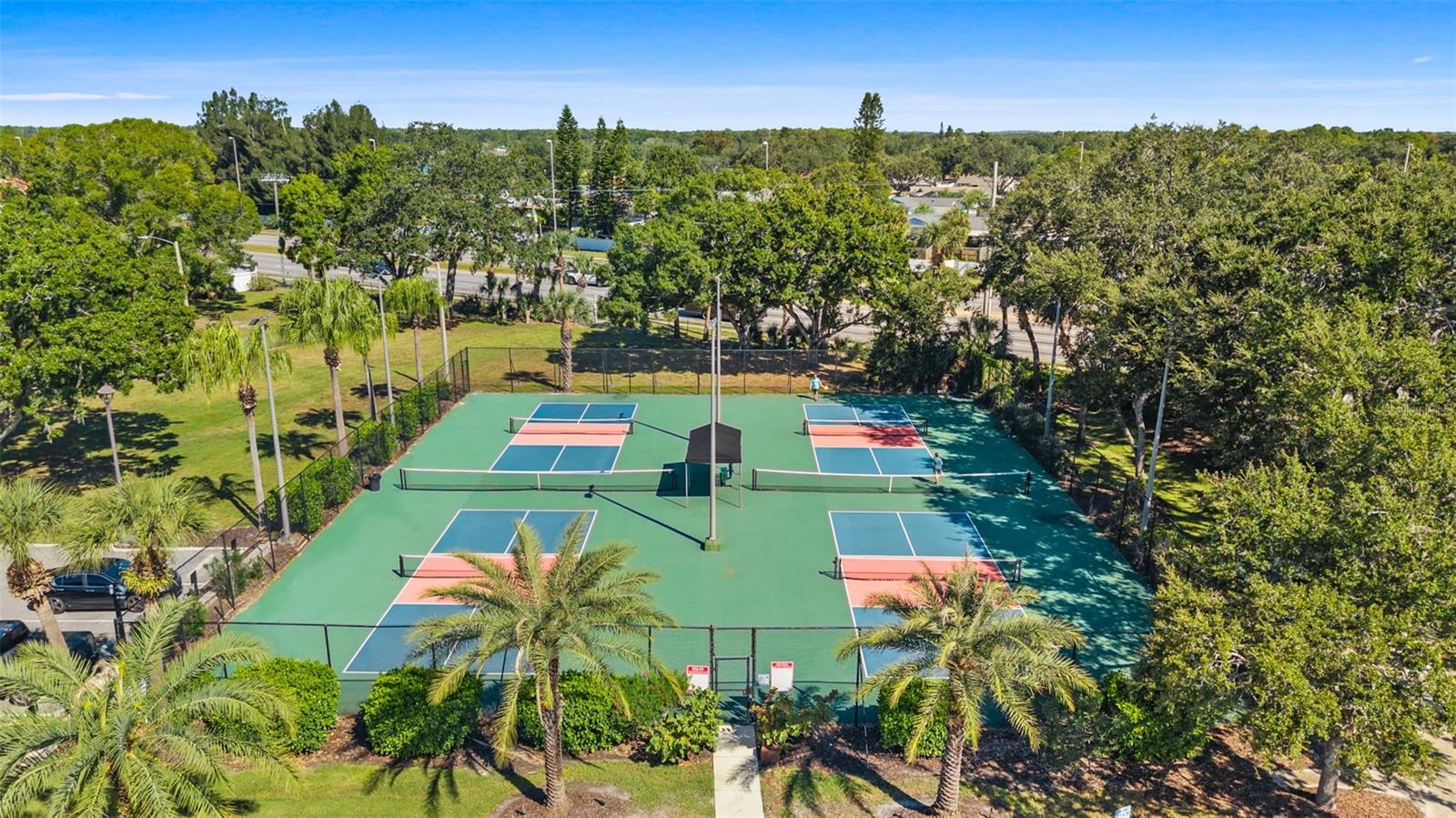 pickle ball courts