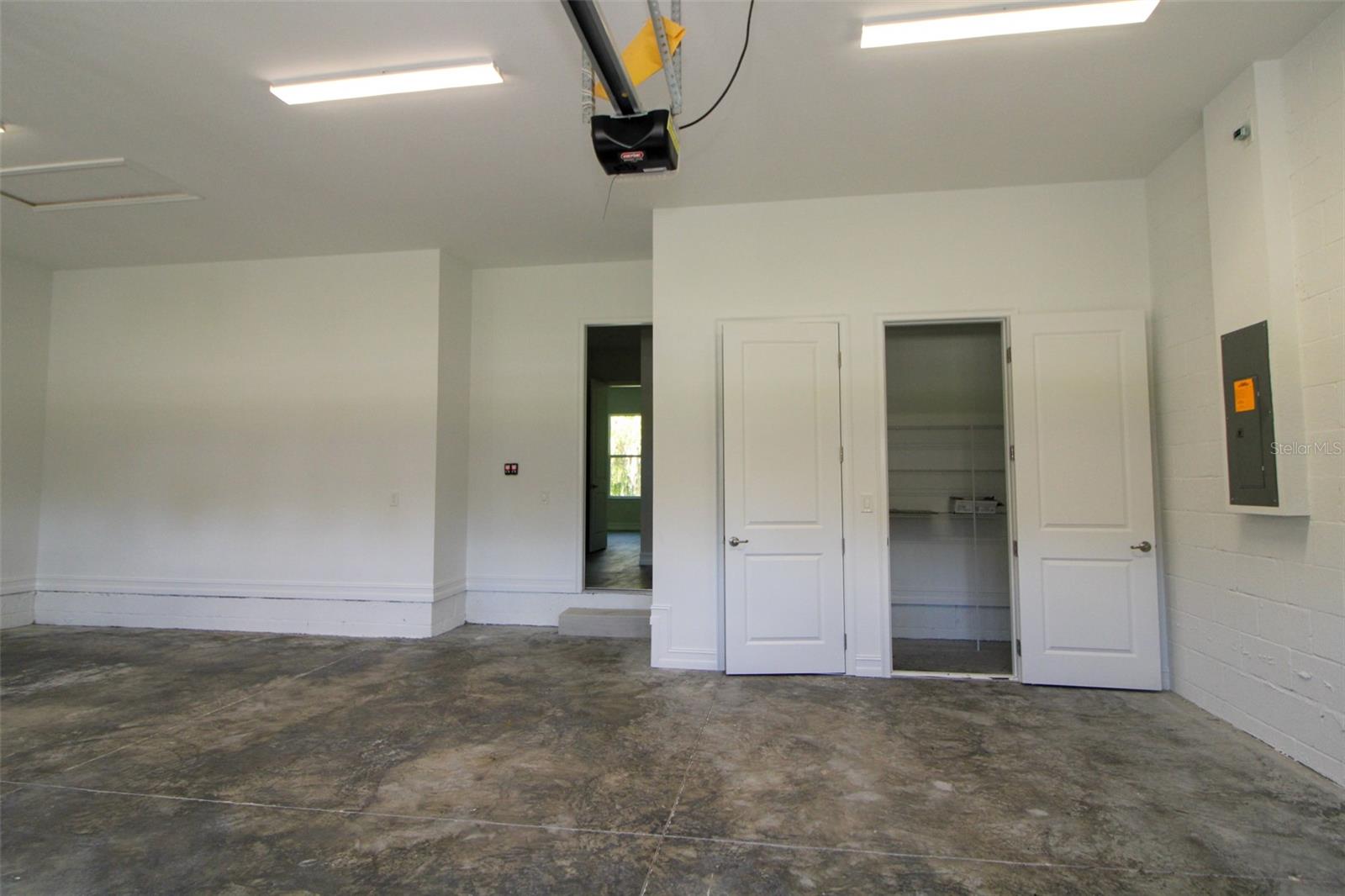Garage/storage