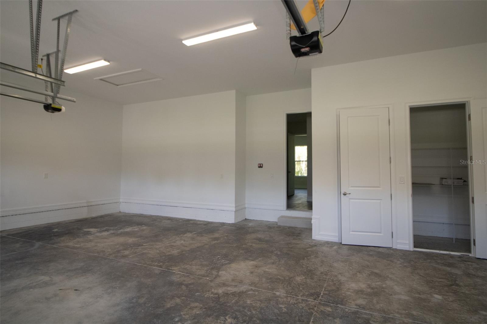 Garage/storage