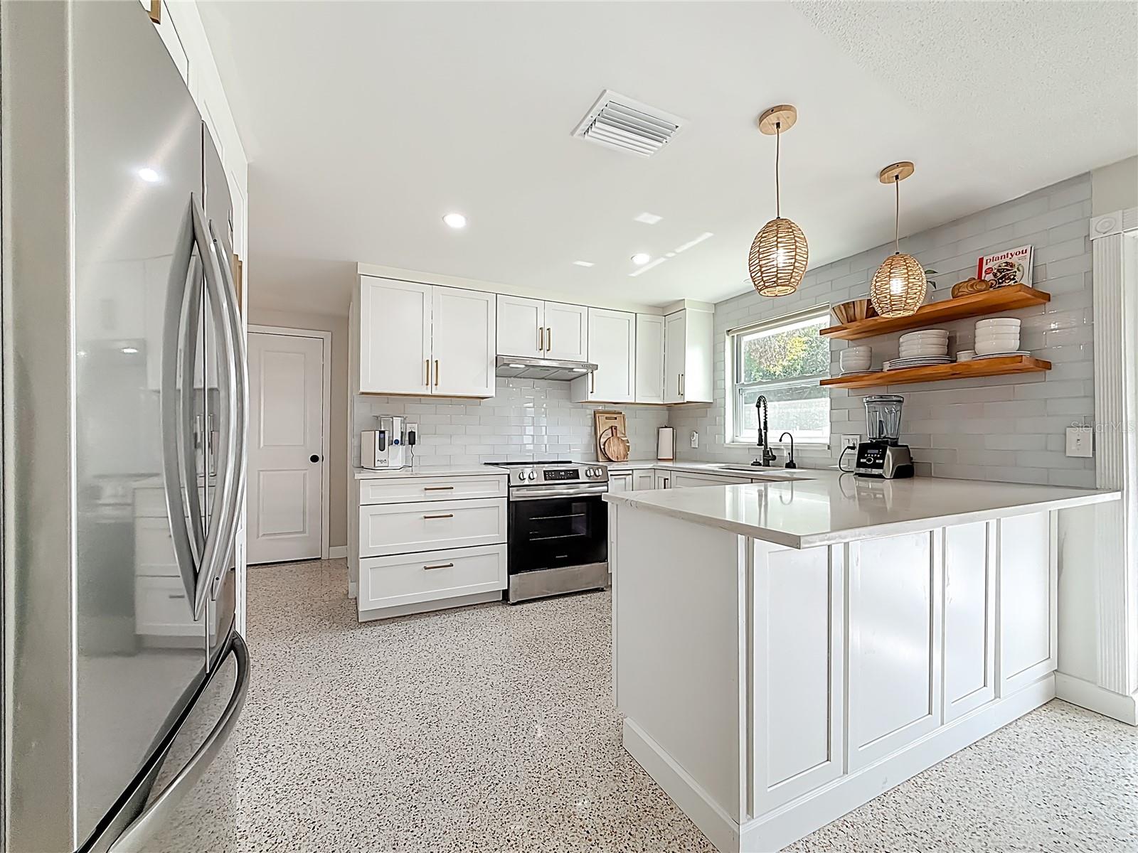 Kitchen and breakfast  bar