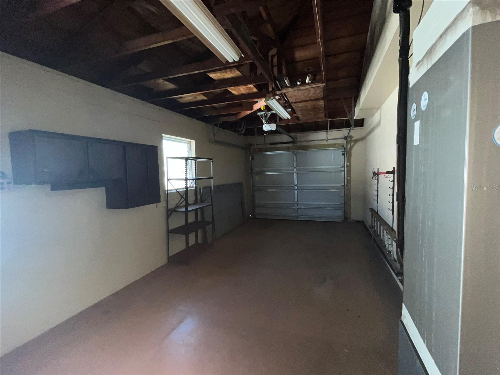 1 Car Garage