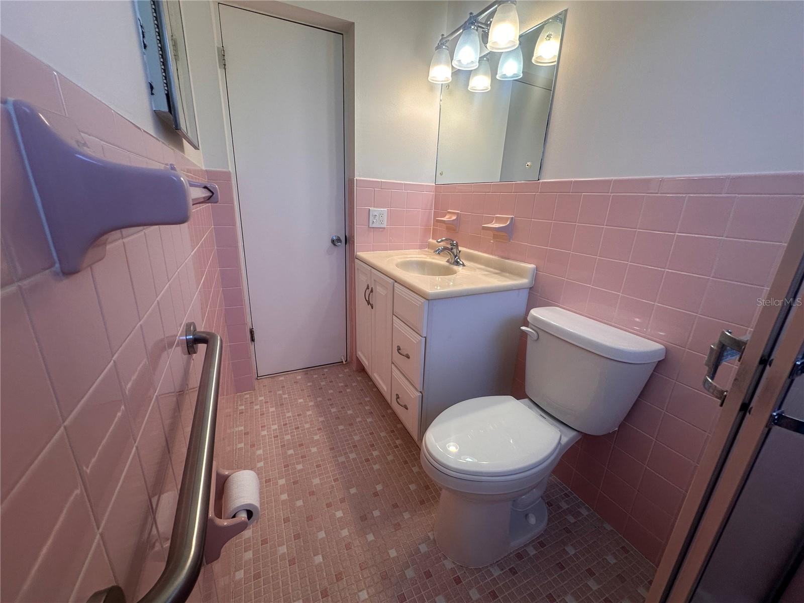 Primary Bath, pristine tile