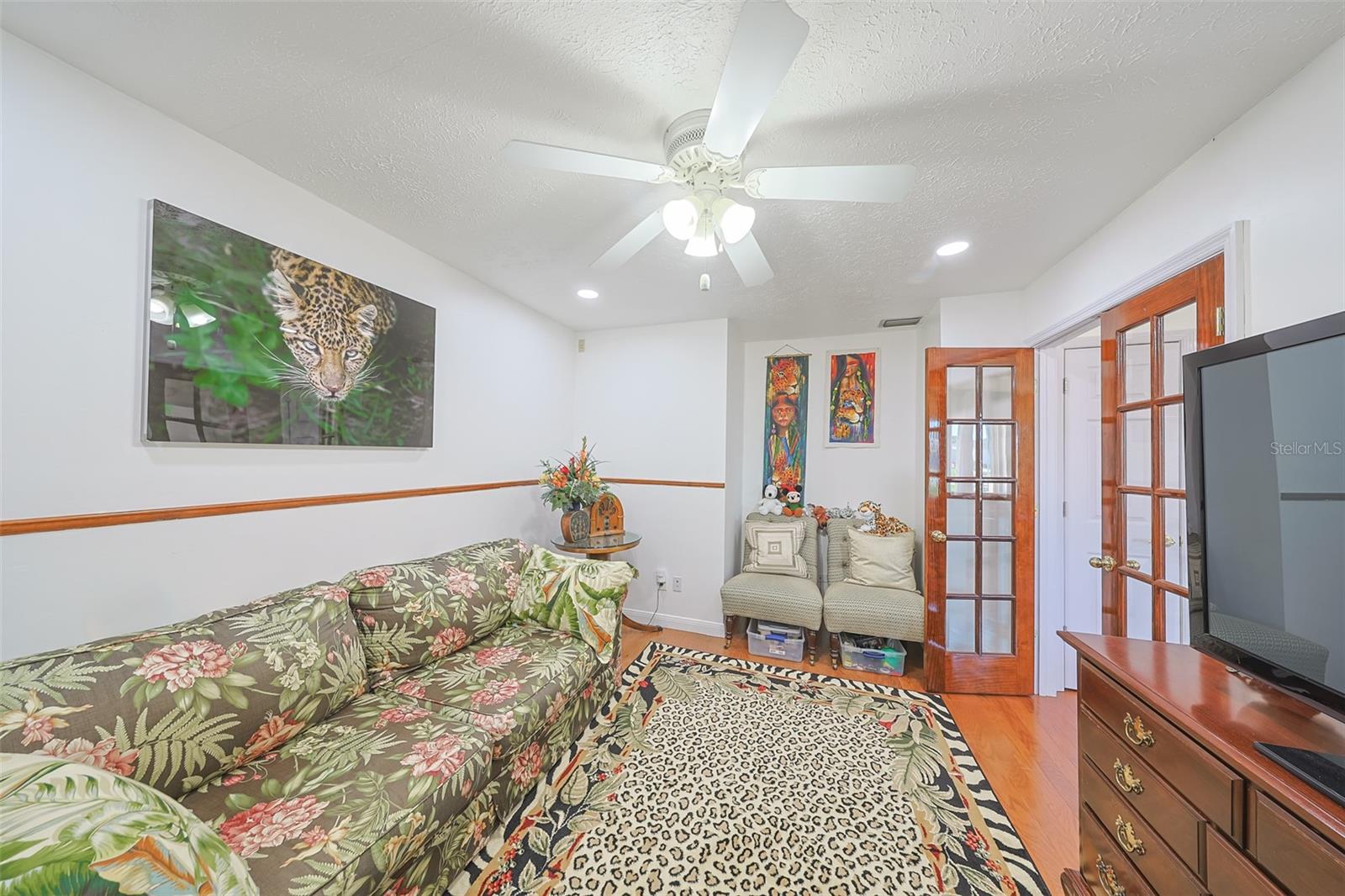 Office/den/3rd Bedroom w/French doors