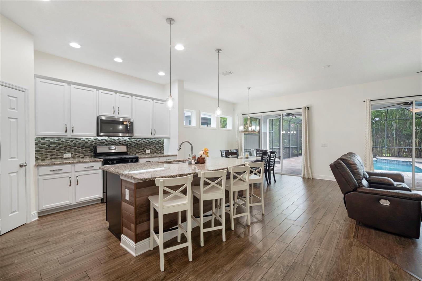Large Kitchen with Island