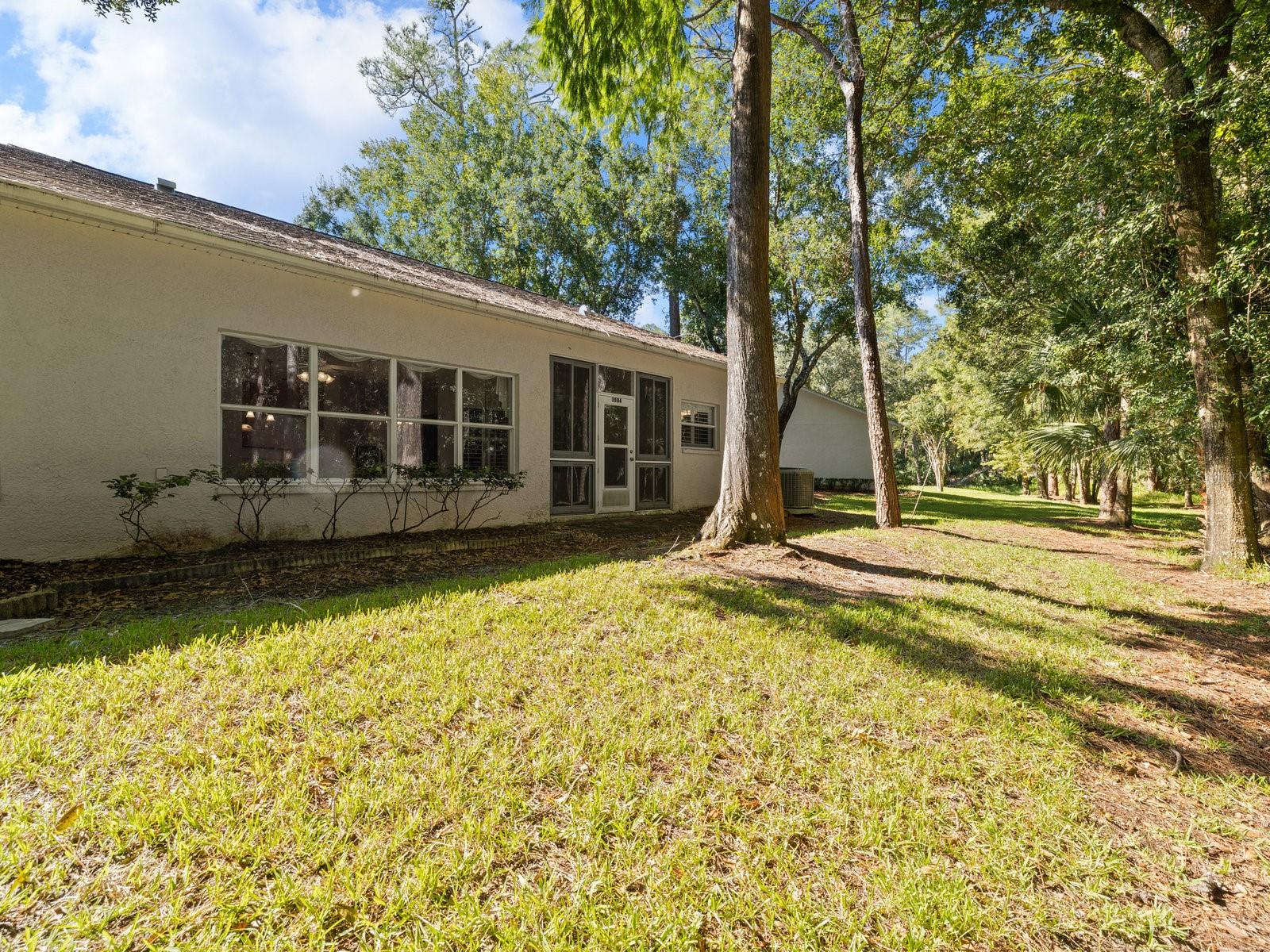 V4945379