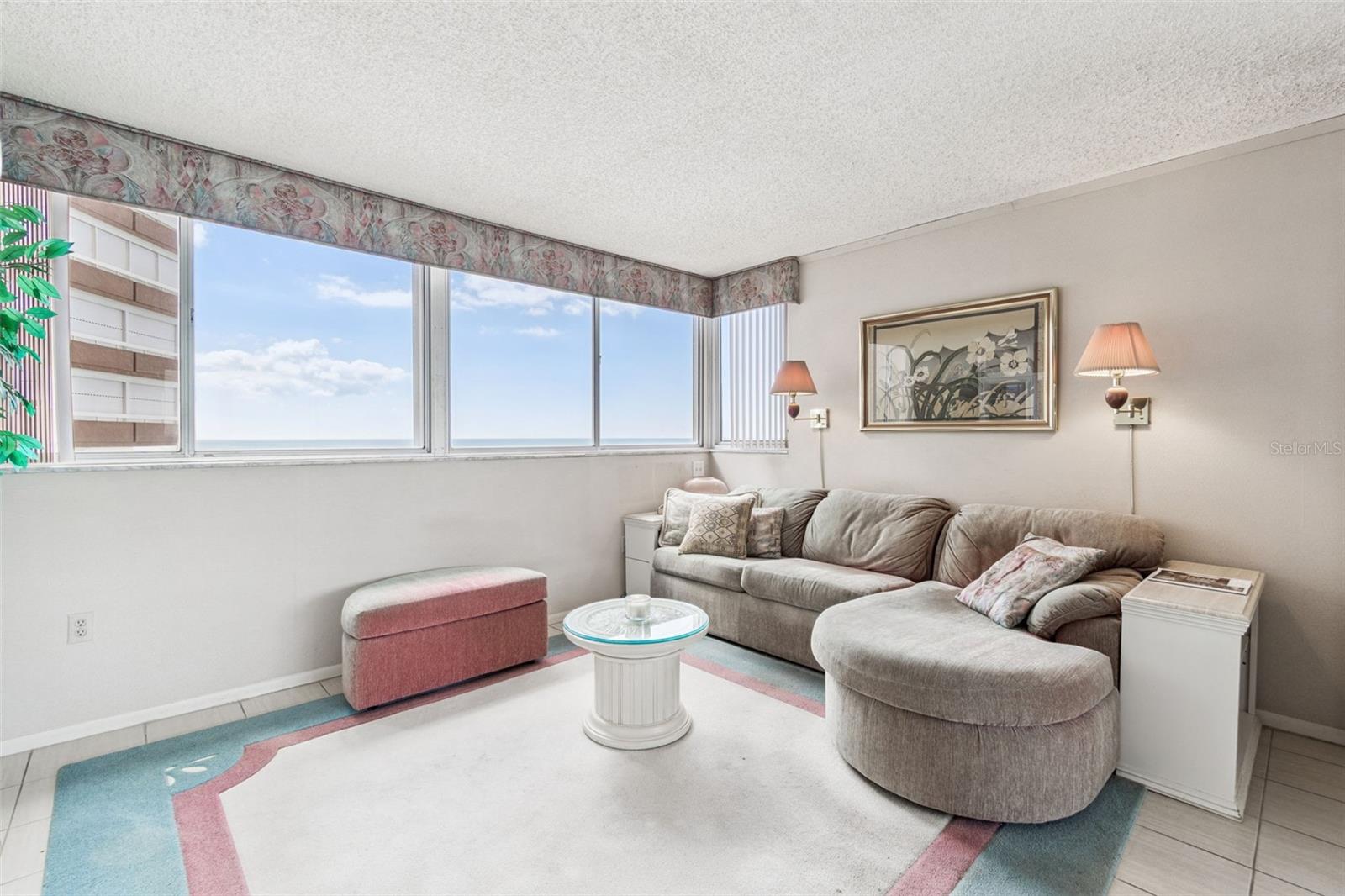Spacious Guest Bedroom or Den