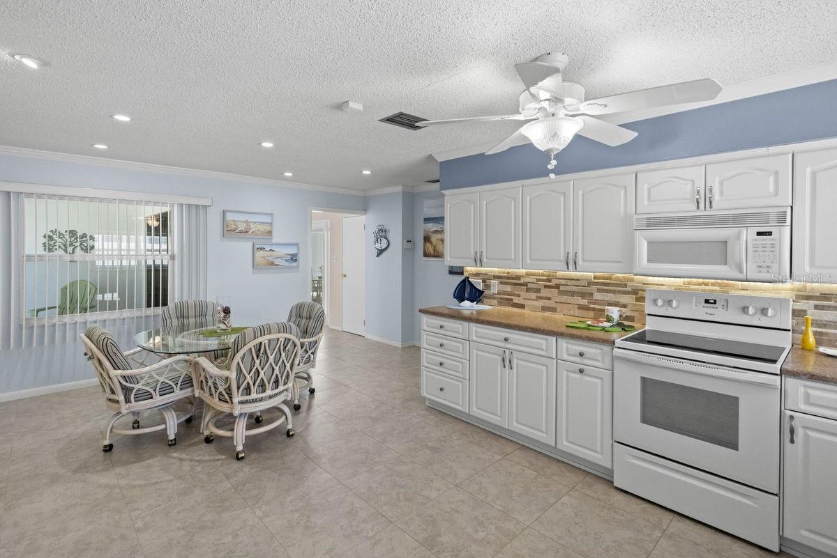 Kitchen / Dinette