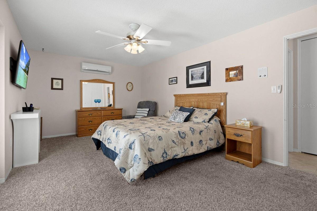 Guest / 2nd Bedroom