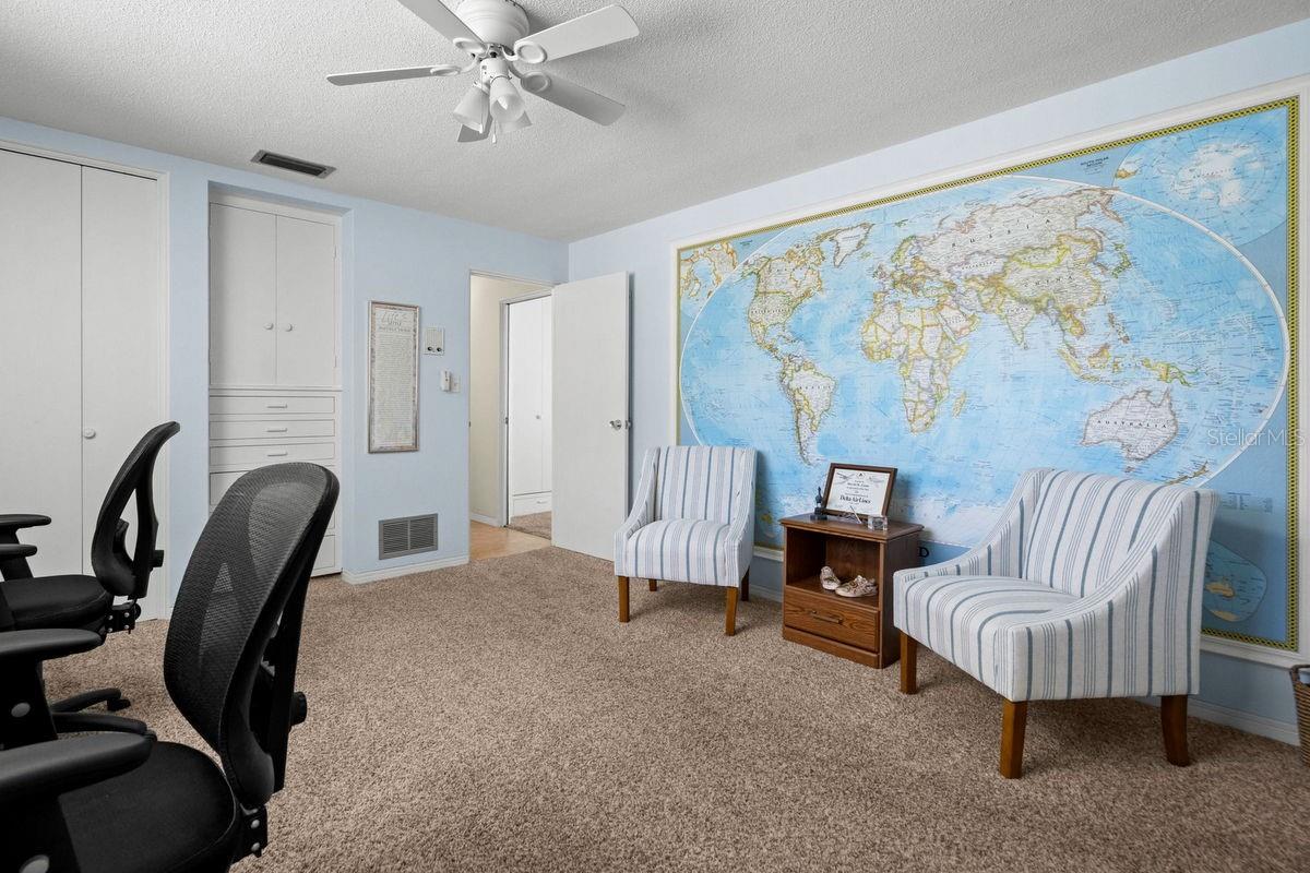 Office Entry / Closet