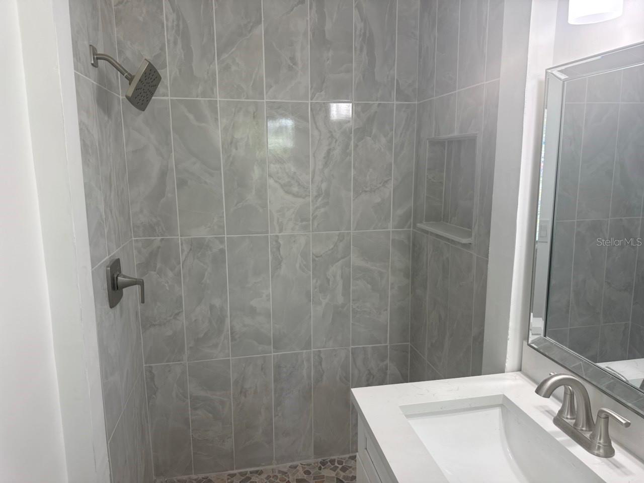 TB8437806