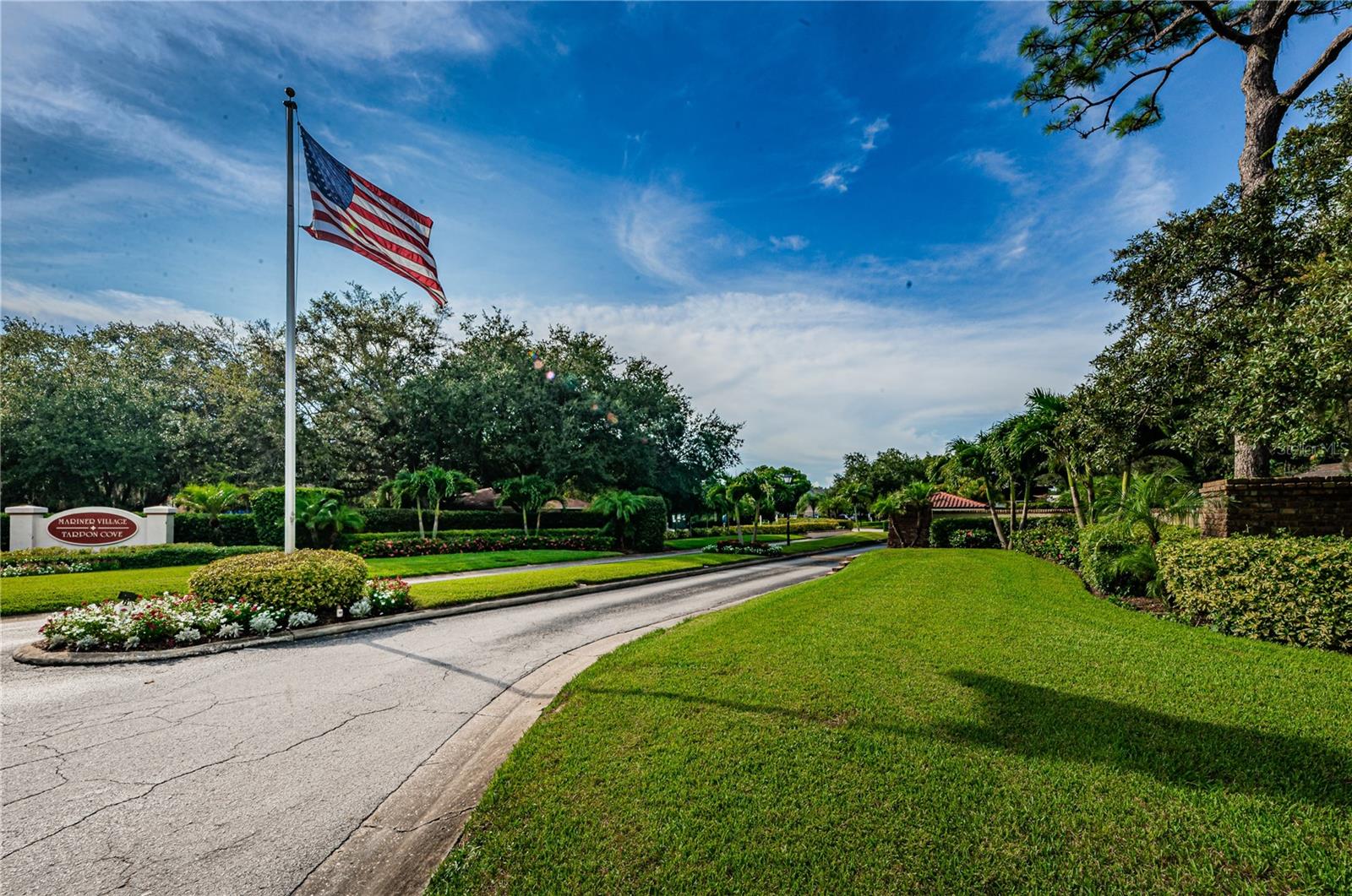 Private 24-hour manned gate