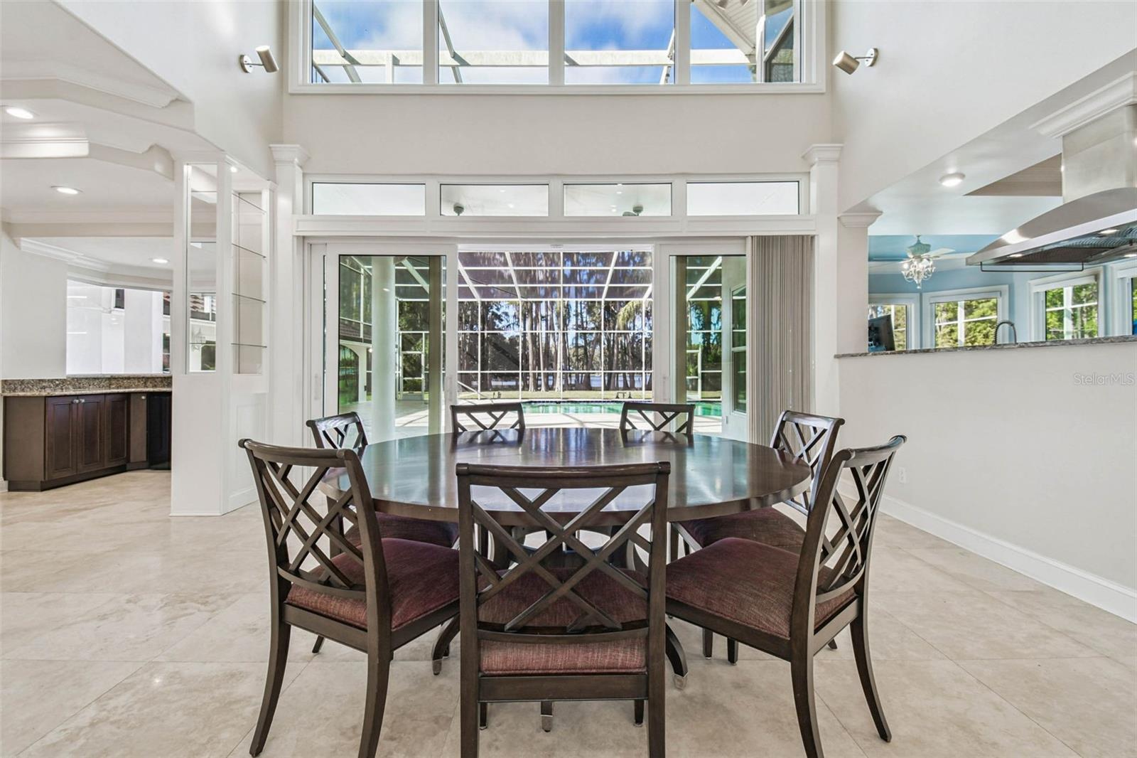 Casual dining room