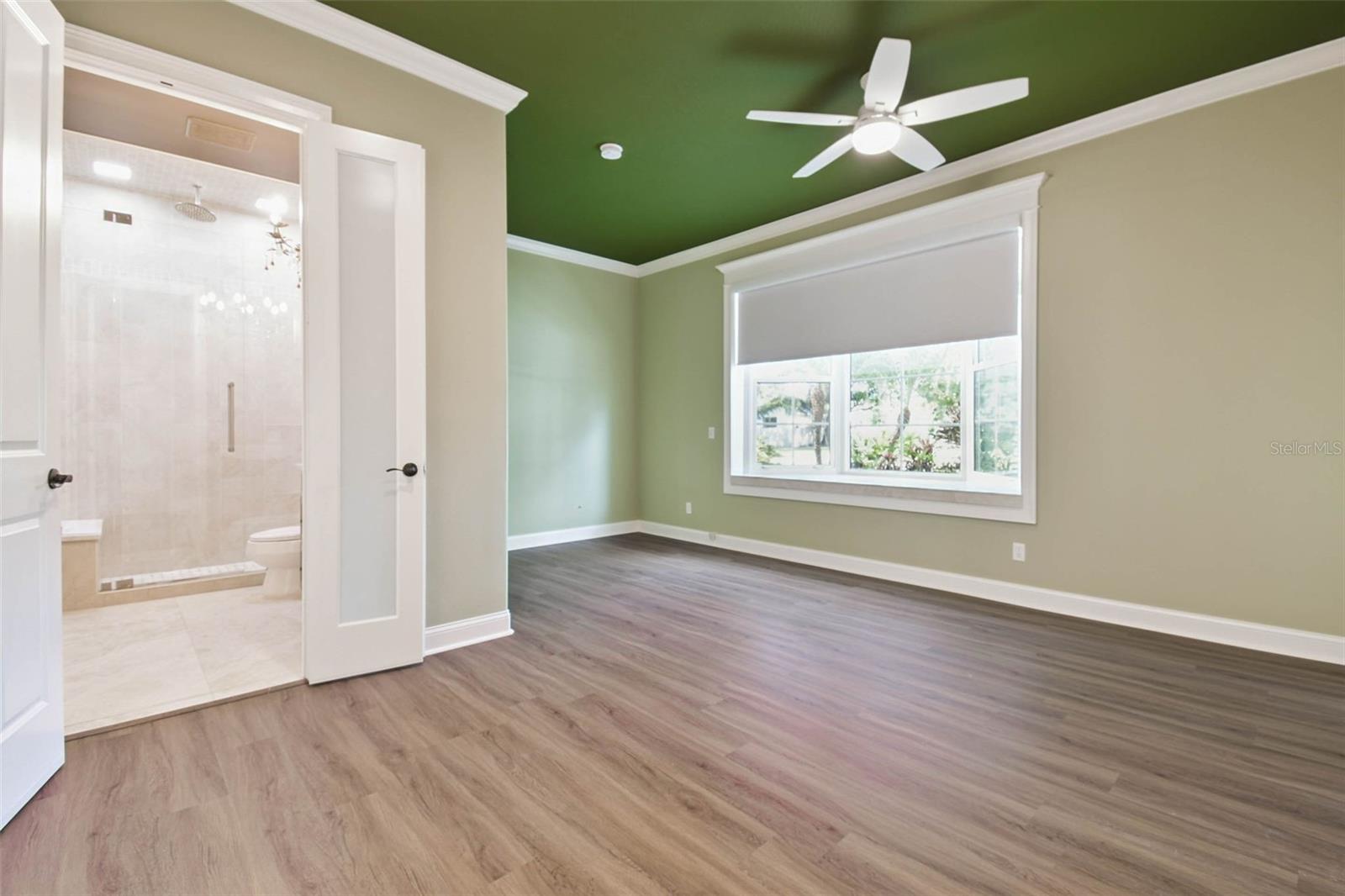 Secondary bedroom