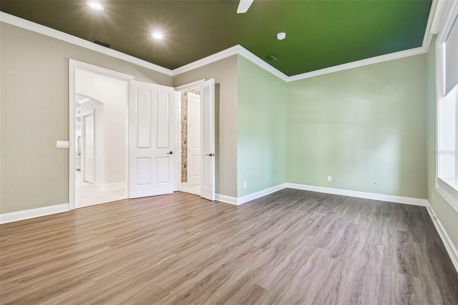 Secondary bedroom