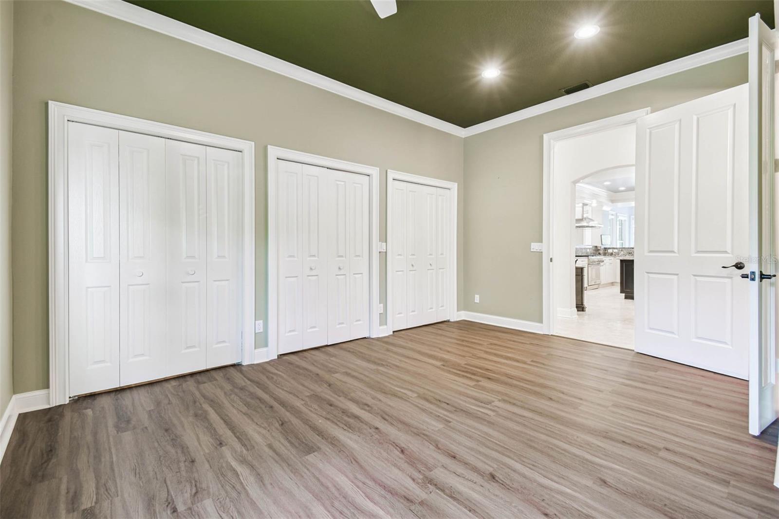 Secondary bedroom