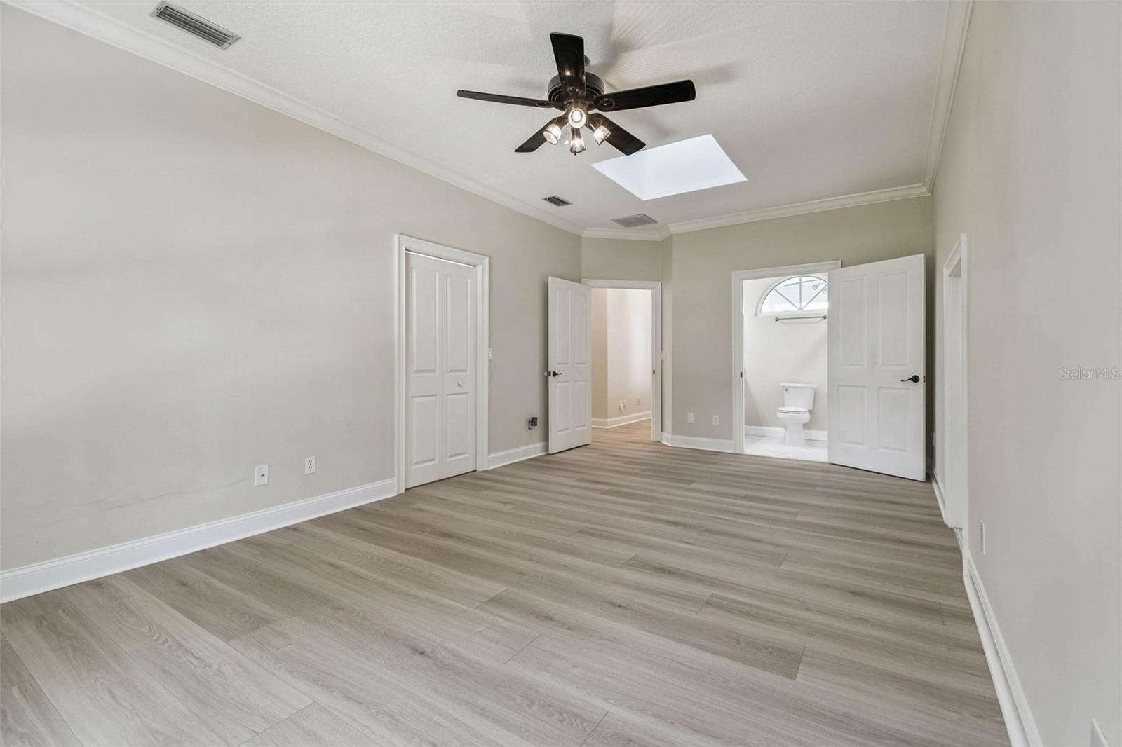 Secondary bedroom