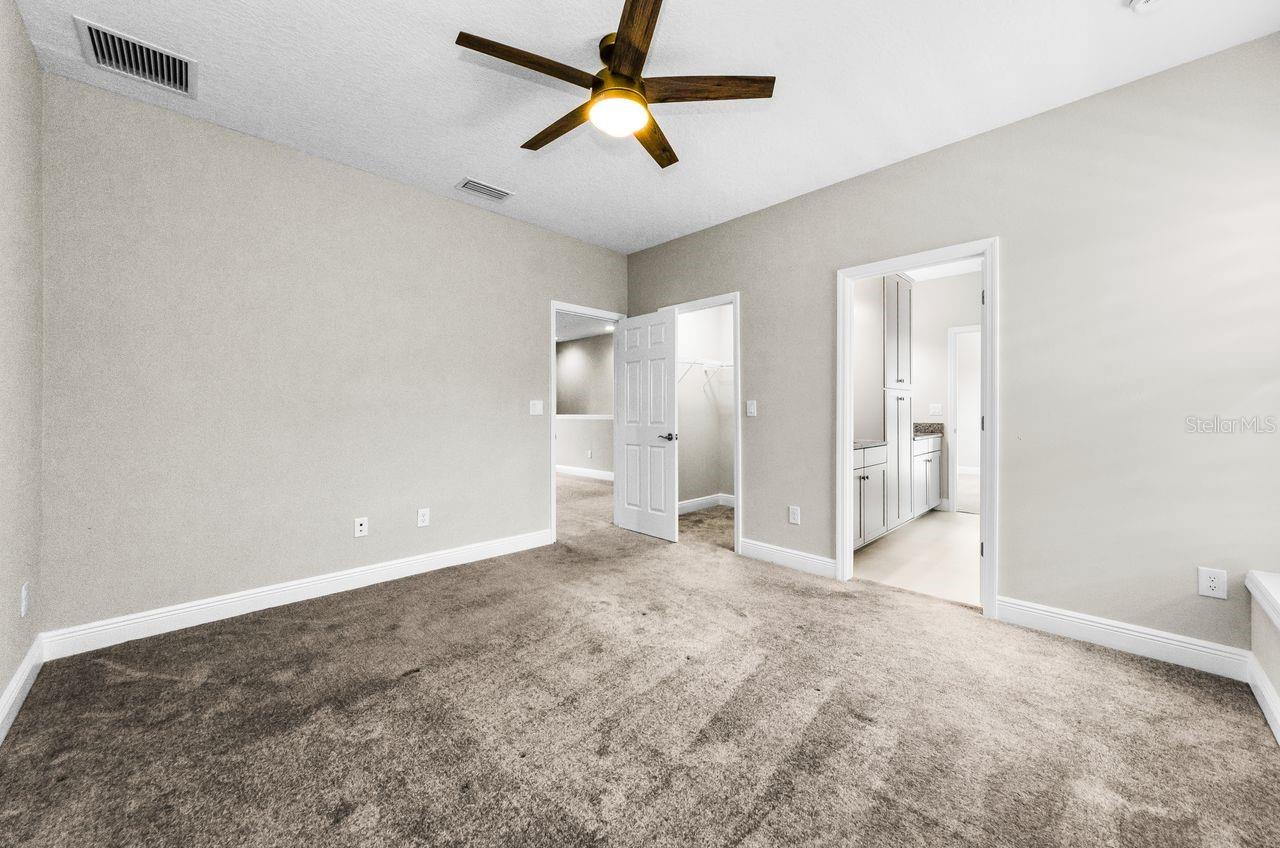 Bedroom upstairs 3