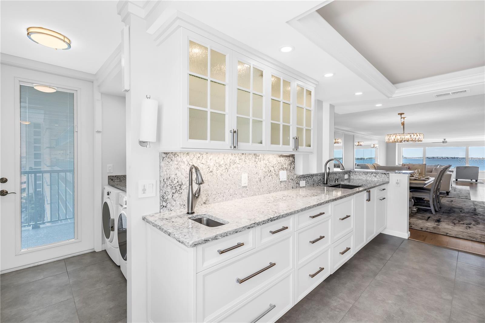 Wet bar sink