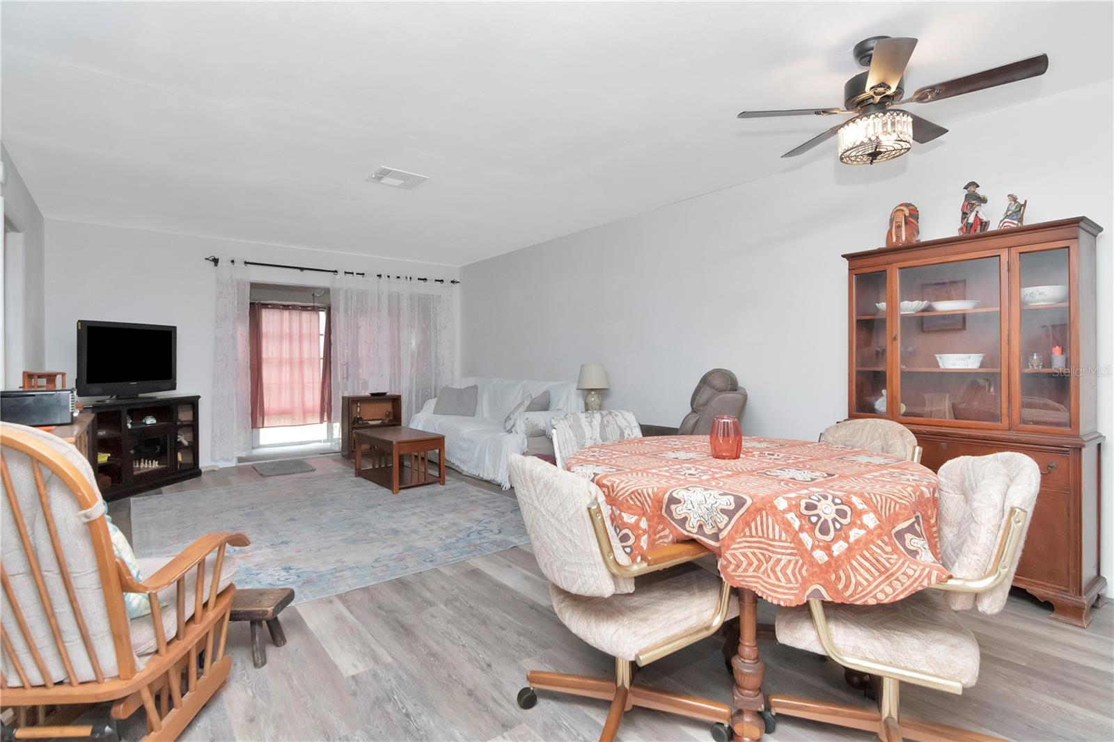 Living-Dining Room leads to Florida Room
