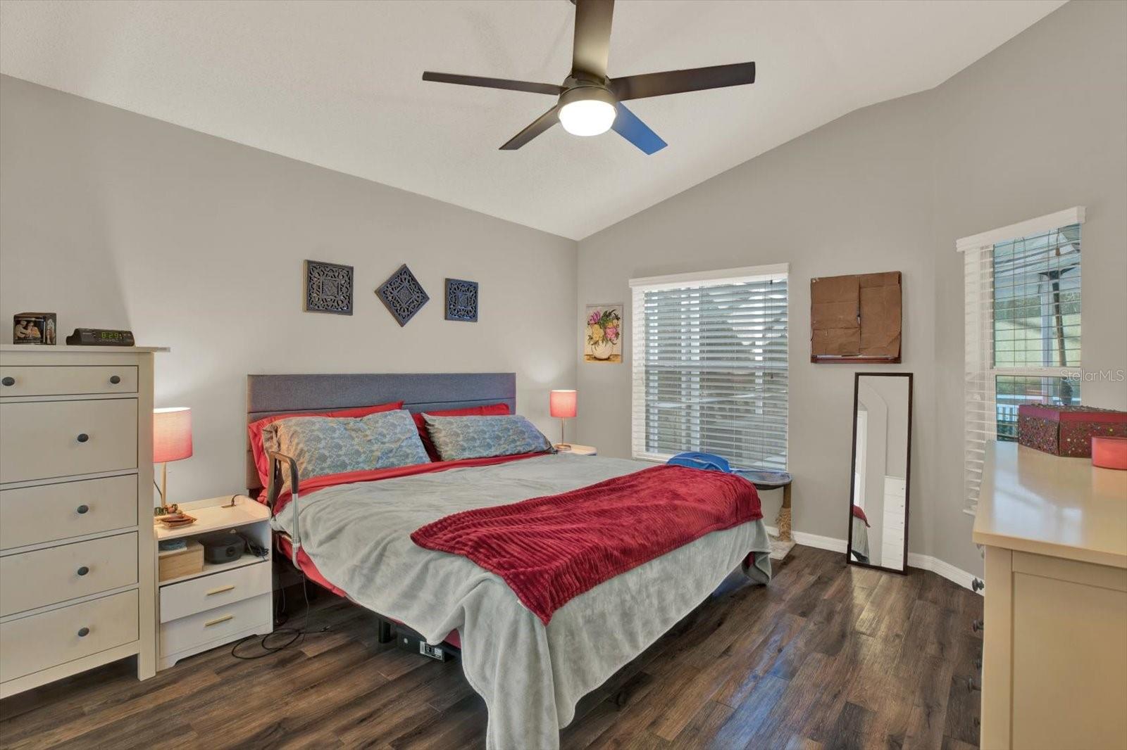 Primery Bedroom - Vaulted Ceilings - Views to the Pool
