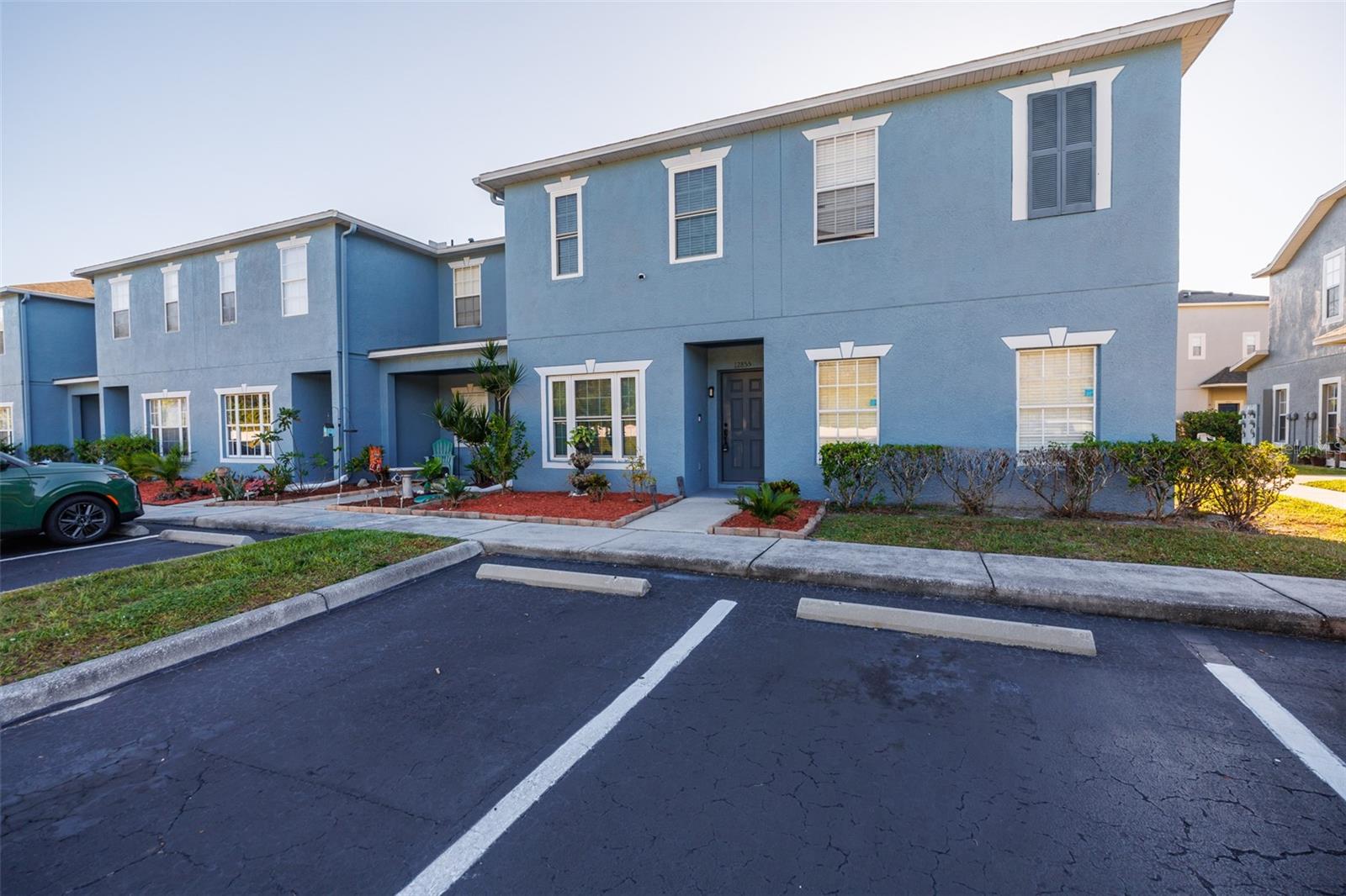 2 bedroom 2.5 bath townhome