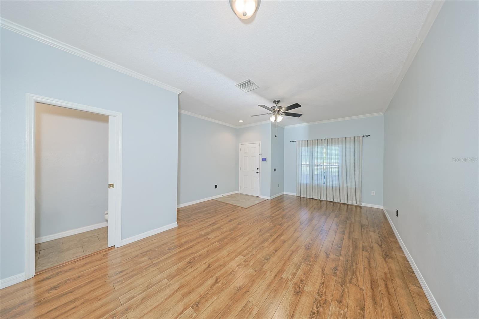 Formal living/dining room