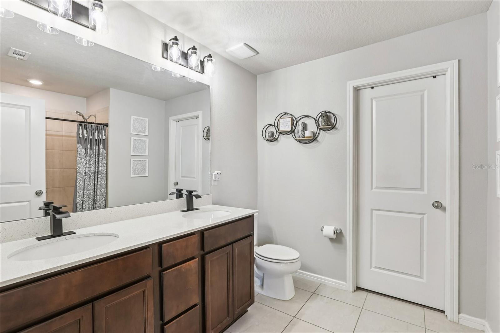 En-Suite Primary Bathroom