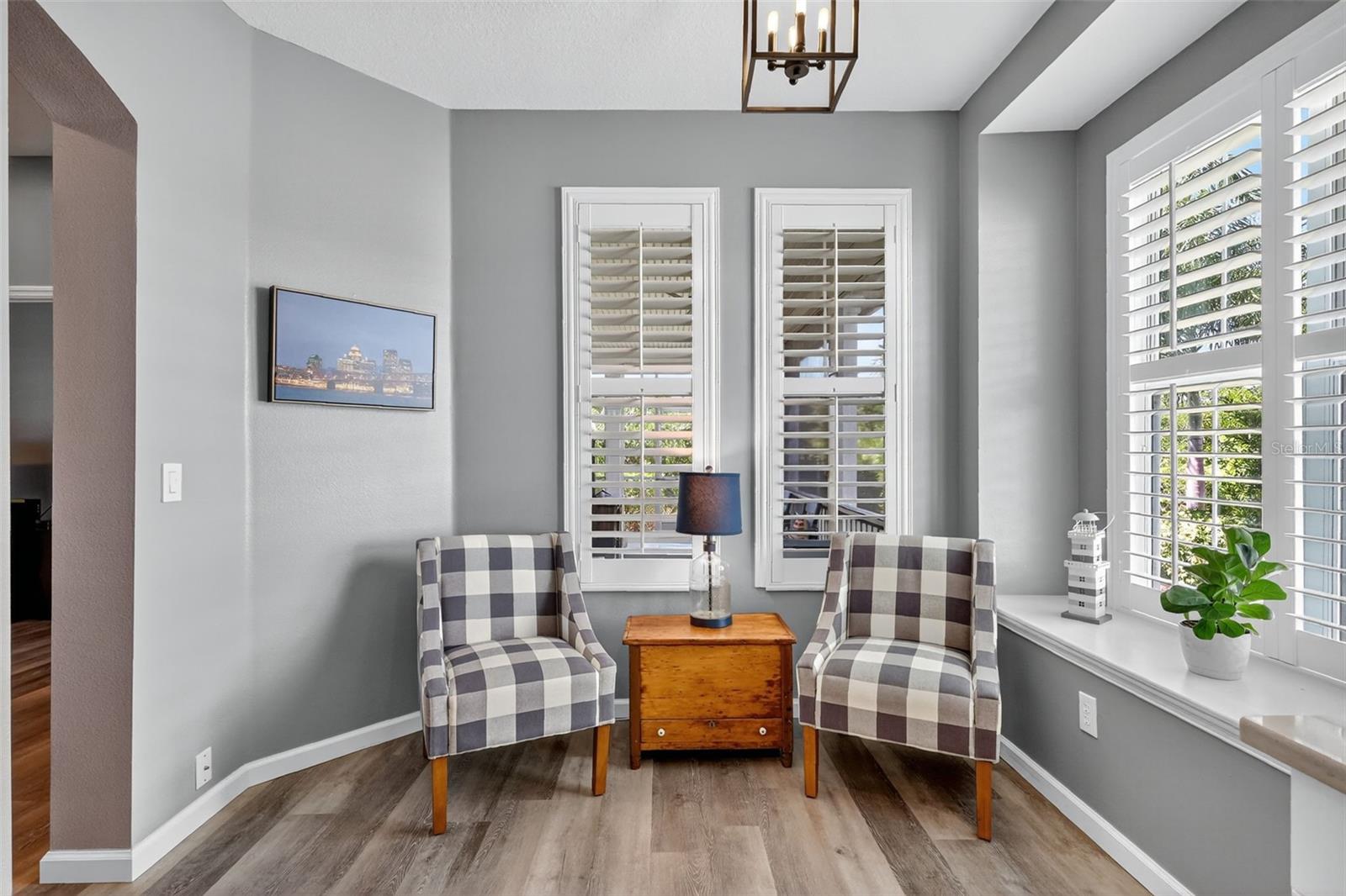 Eating Space in Kitchen or Breakfast Nook