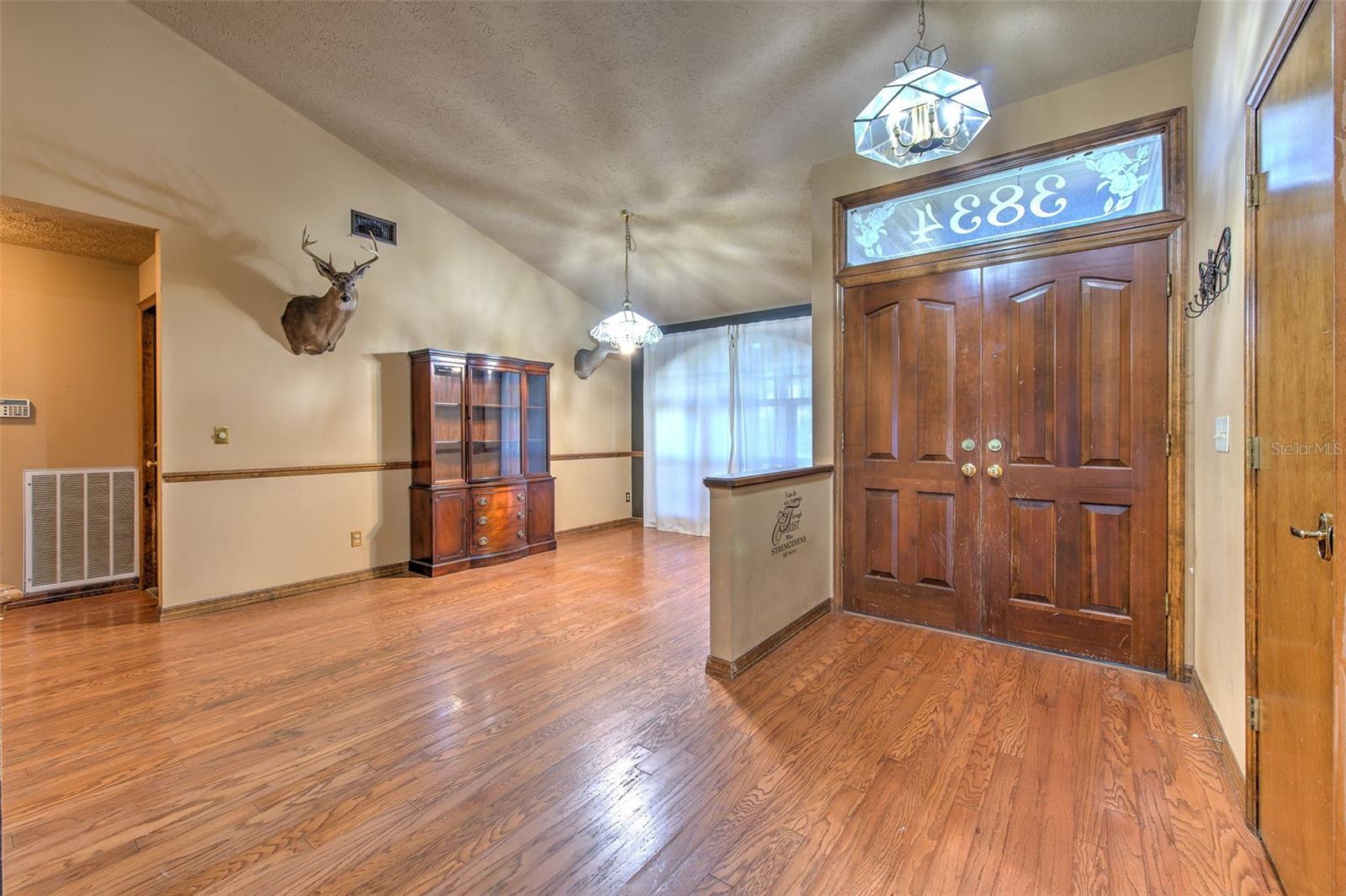ENTRY FOYER & FORMAL DINING ROOM