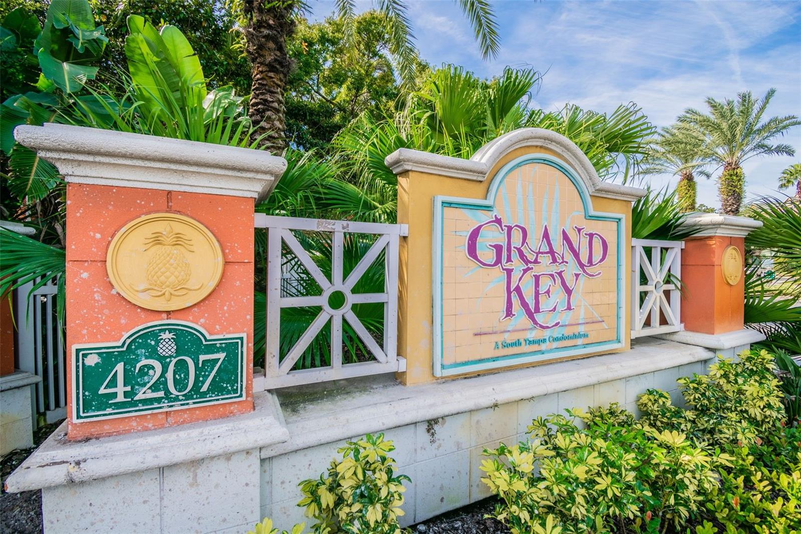 Welcome home! Resort style living!
