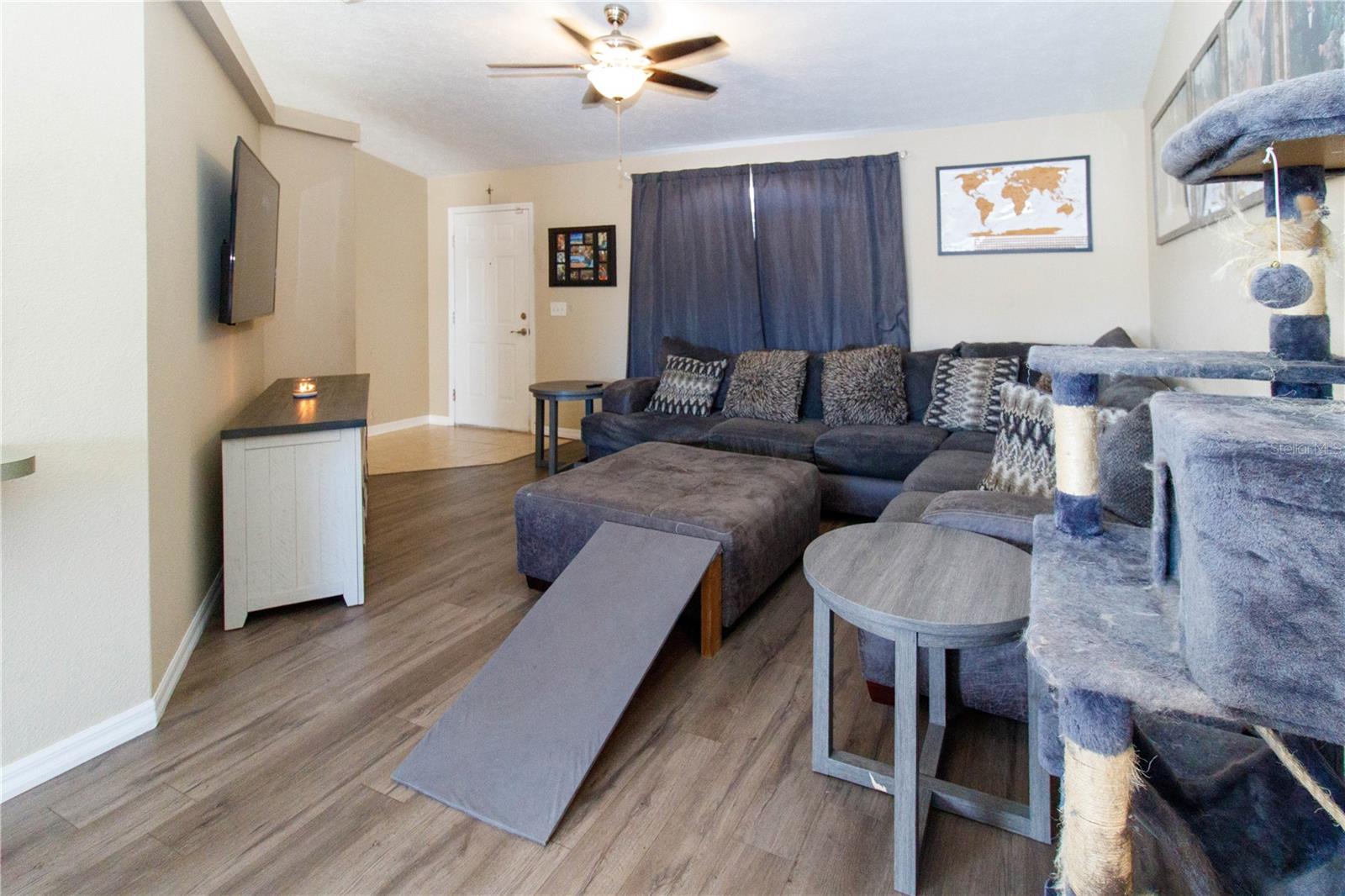 Living/Dining Combo