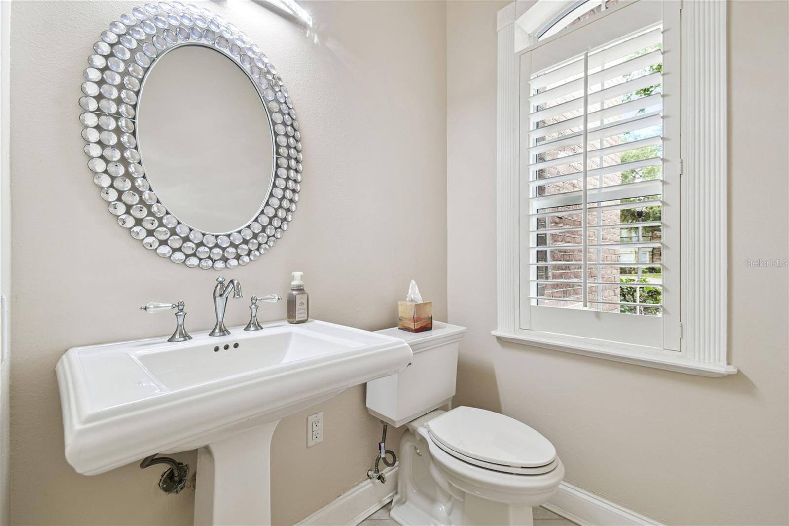 Guest Bath - 1st floor