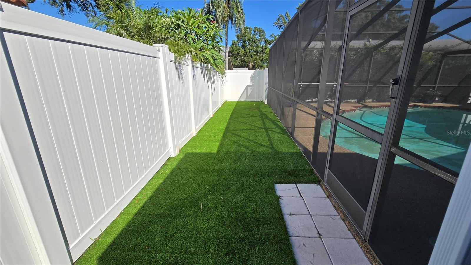 Side yard for dog run