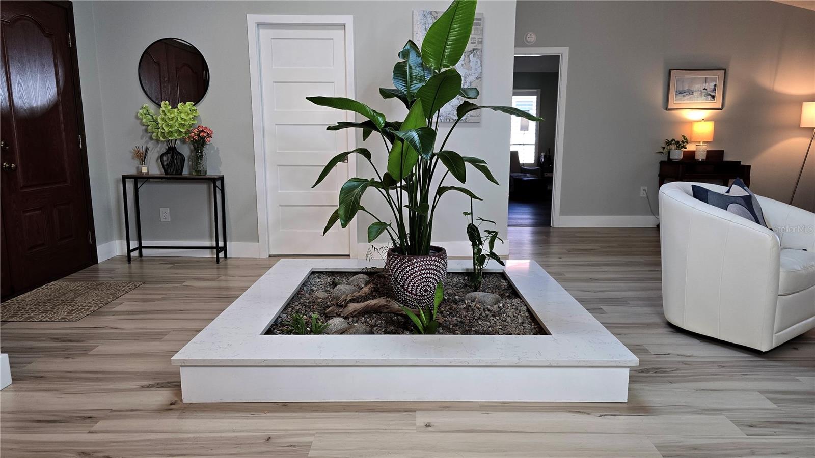 Entry/Foyer