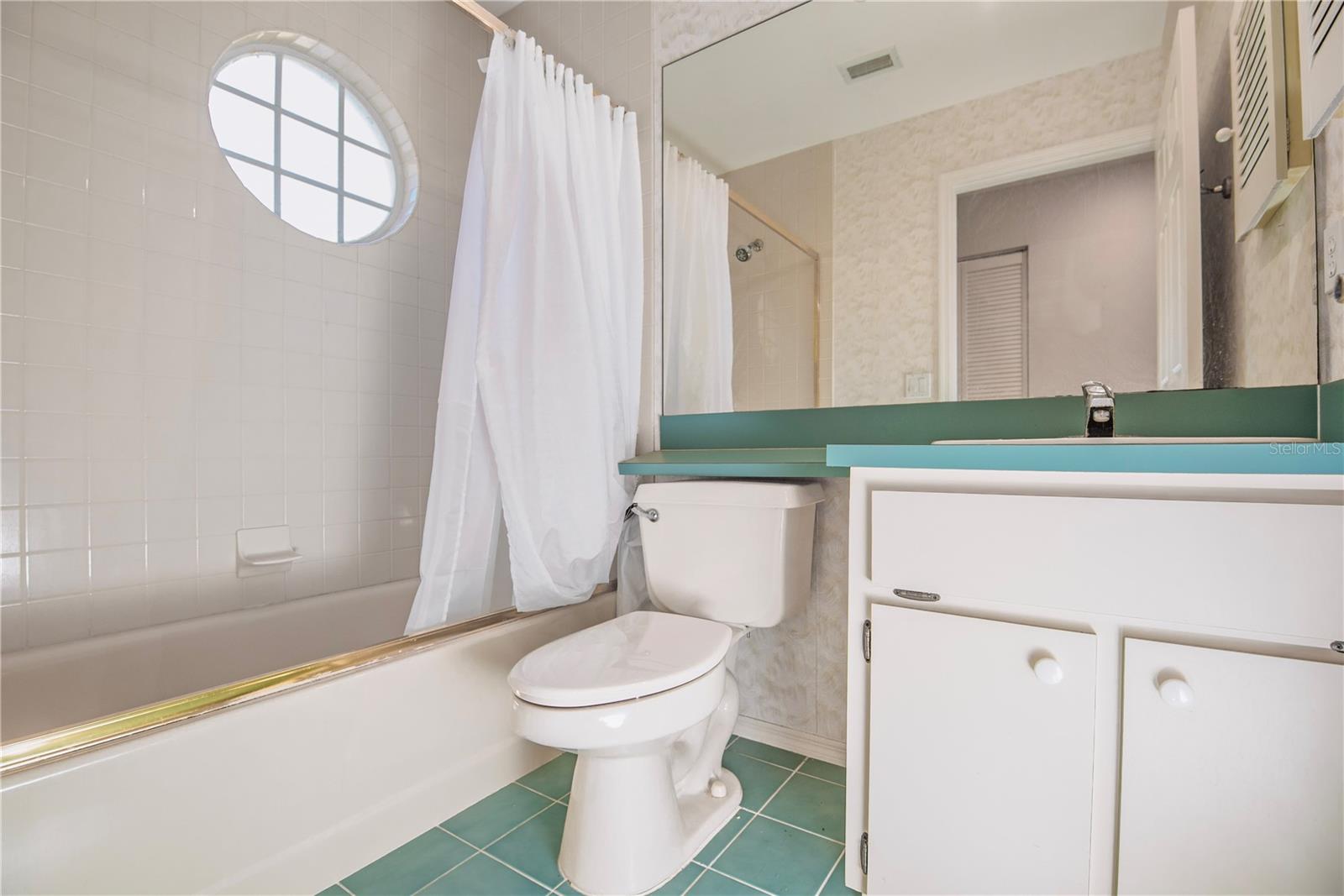 Guest bathroom.