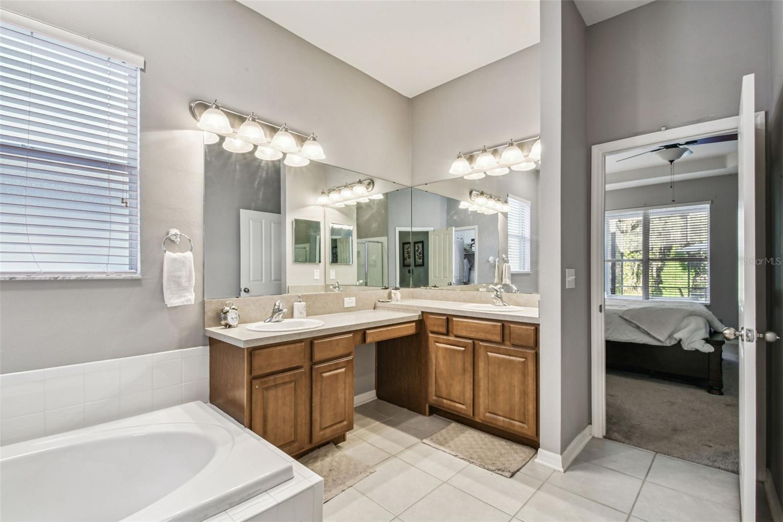 DOUBLE SINKS!