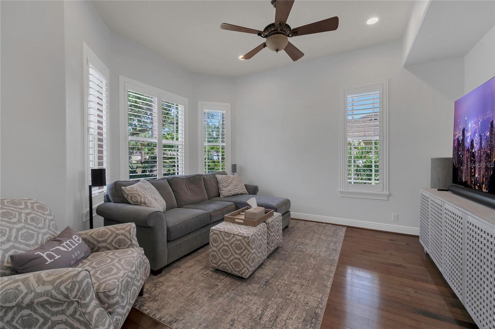 Den/Office/Flex Space