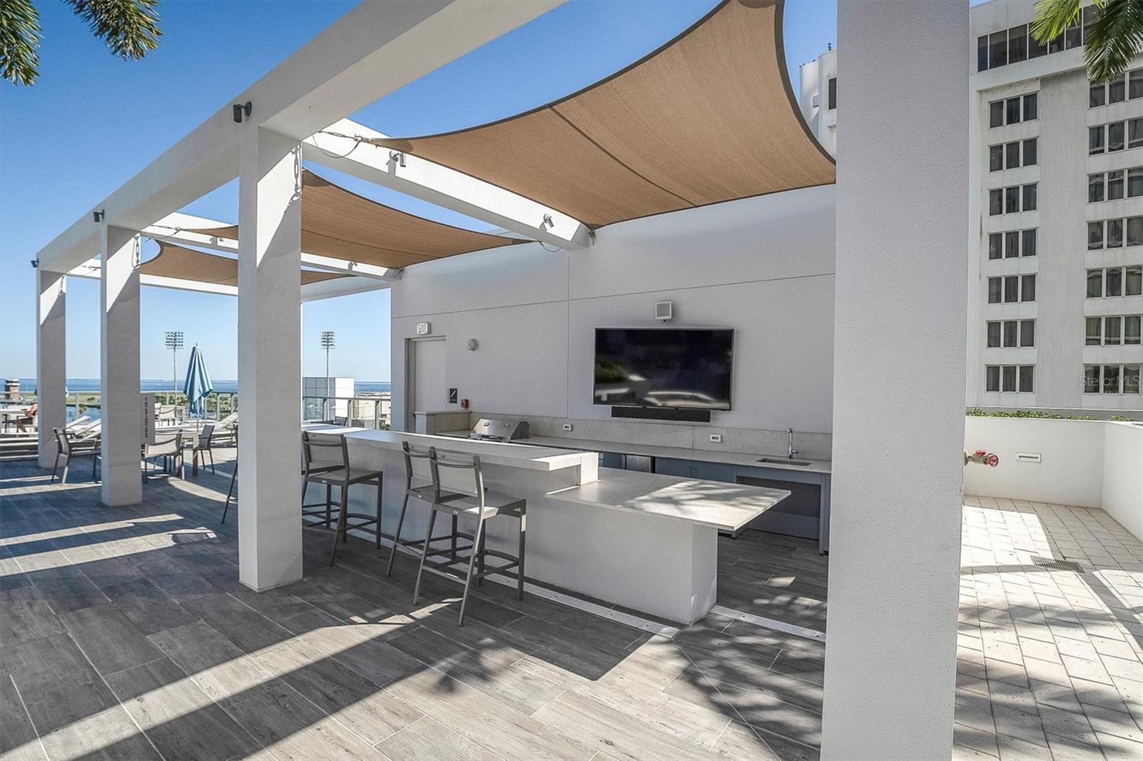 Grilling area-7th Floorwith views to Tampa Bay