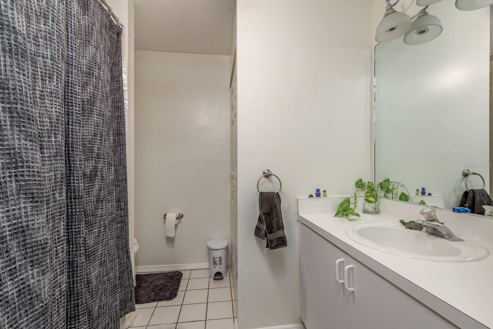 Upper Level Full Bath