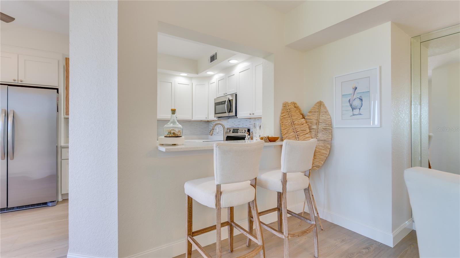 BREAKFAST BAR