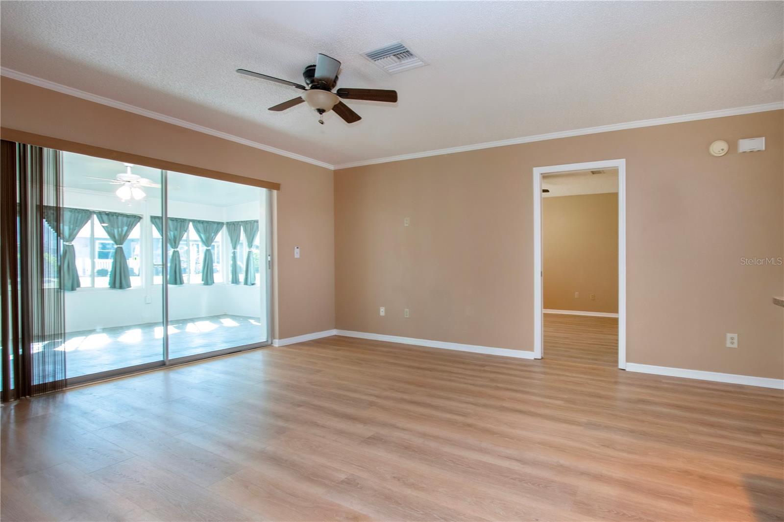 ENTRANCE TO PRIMARY BEDROOM