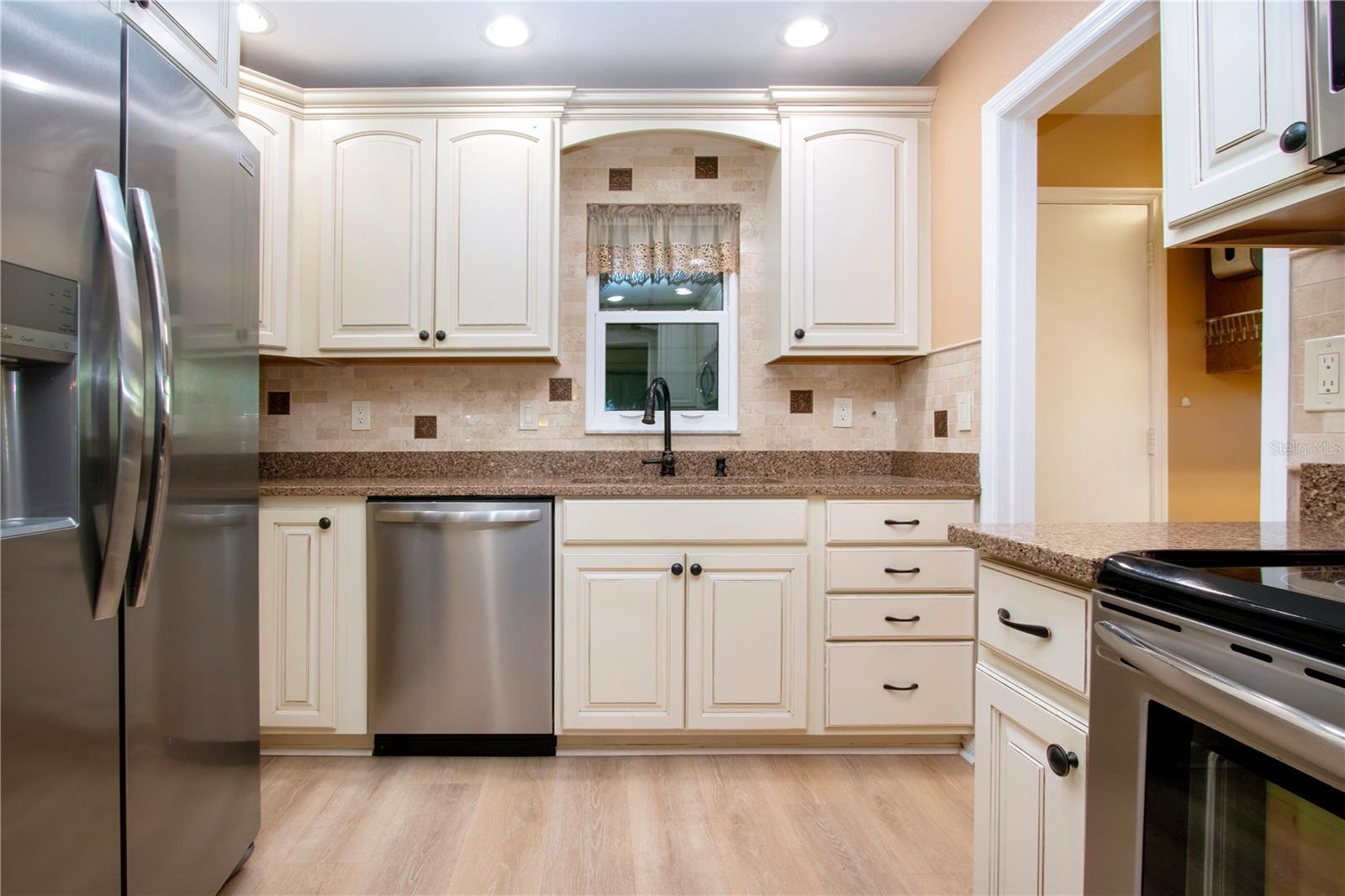 NEW DISHWASHER AND REFRIGERATOR 2025
