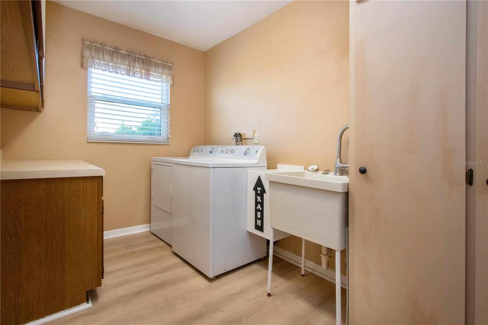 UTILITY SINK